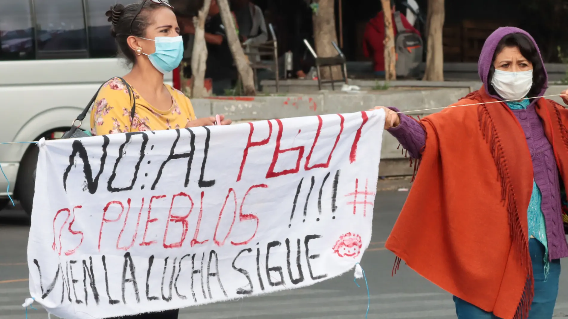 Cierre de  Av Universidad a la altura de Real de Mayorazgo, vecinos están desacuerdo-11